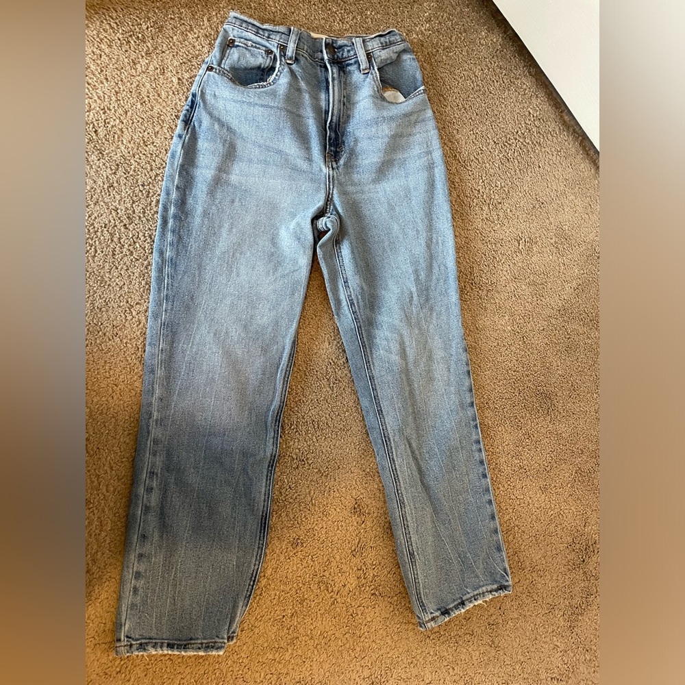 NWOT Abercrombie the ankle straight ultra high rise jeans